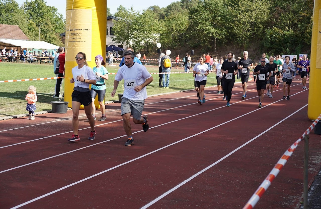 Bild vom 11. Benefizlauf im Jahr 2019. Dies ist das 23. Bild.